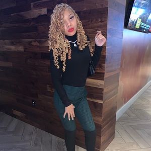 Meet your Posher, Gloria